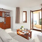 아파트 Agava 라벡